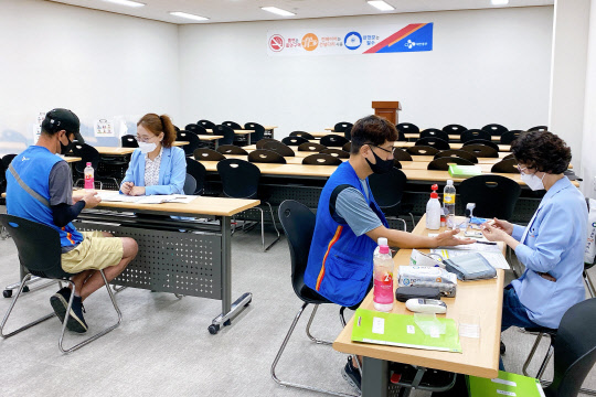 CJ대한통운이 대구·경산 근로자건강센터와 연계 건강상담 서비스 MOU를 체결했다. <CJ대한통운 제공>